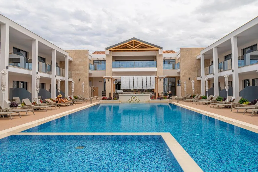 Mirror Hotel - Hôtel 4 étoiles, Polykhrono (Kassandra), Halkidiki - photo 1