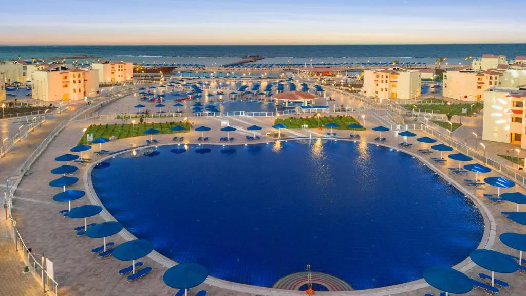 Albatros Makadi Resort - 5-star hotel in Makadi Bay, Hurghada - photo 1