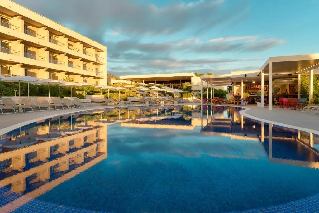 Pharos Hvar Bayhill Hotel - Hotel de 4 estrellas en Hvar Town pine grove, Hvar - photo 1