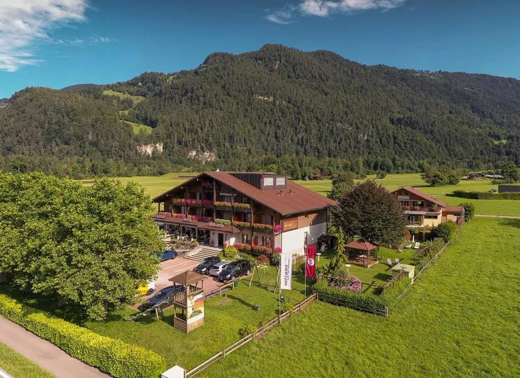 SALZANO Hotel - Spa - Restaurant - Hotel de 3 estrelas em Seestrasse 108, 3800 Interlaken, Switzerland, Interlaken - photo 1
