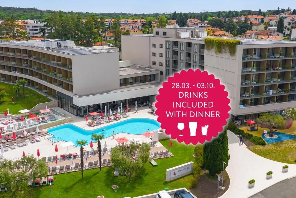 Vue aérienne du complexe de piscines de l'hôtel Park Plava Laguna, Poreč