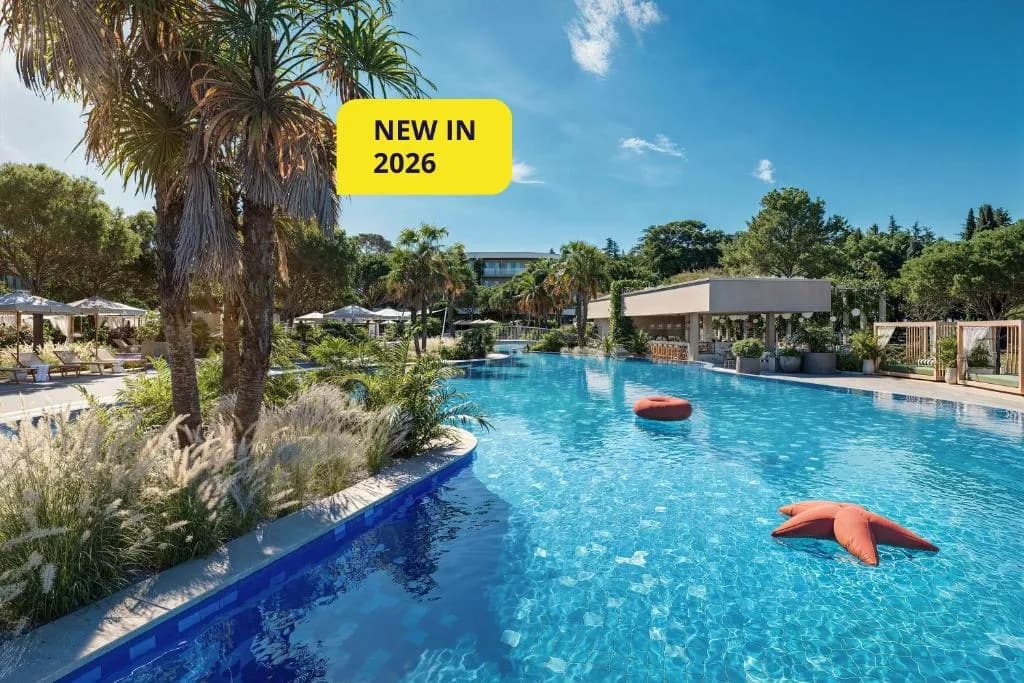 Façade moderne du Pical Resort Valamar Collection à Poreč, Croatie