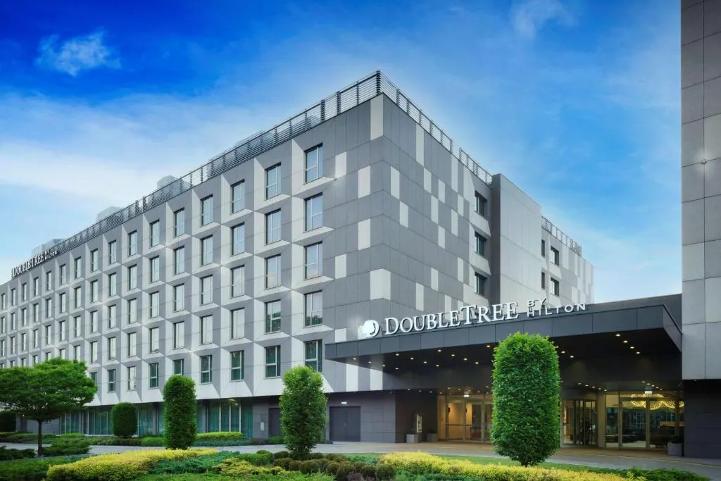 DoubleTree by Hilton Krakow Hotel & Convention Center - 4-star hotel in Grzegórzki, Krakow - photo 1