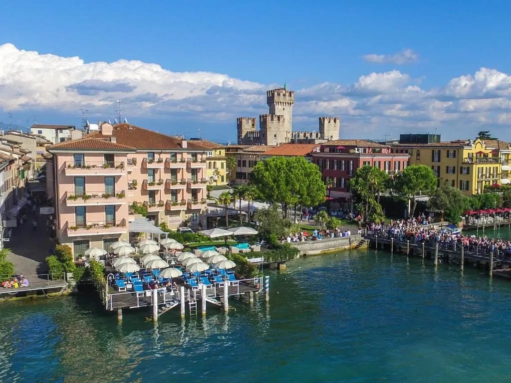 Hotel Eden Sirmione terraza con vista al lago