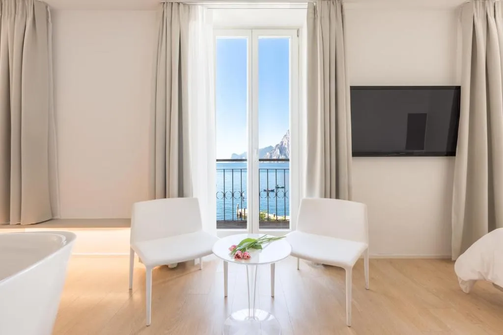 Hotel Lago Di Garda - Hotel de 4 estrellas en Nago-Torbole, Lake Garda - photo 1
