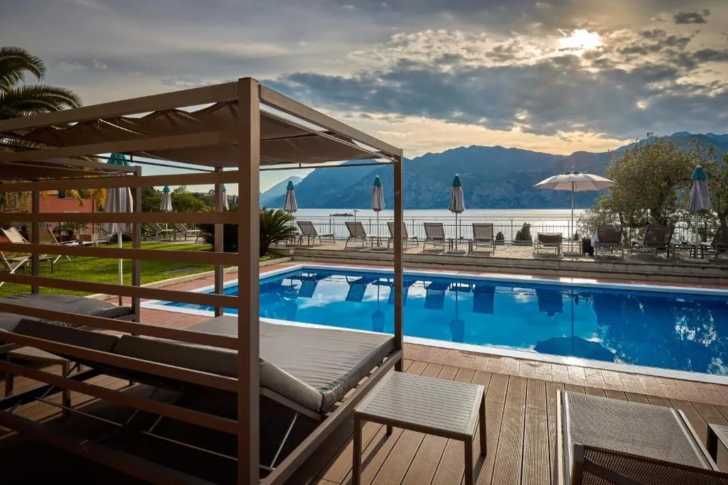 Hotel Capri - 3-star hotel in Malcesine (North Shore), Lake Garda - photo 1