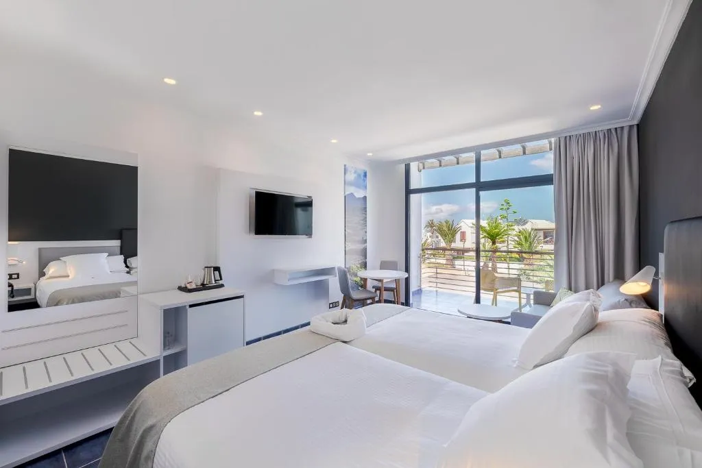 Hotel Mirador Papagayo by LIVVO - 4-star hotel in Playa Blanca, Lanzarote - photo 1