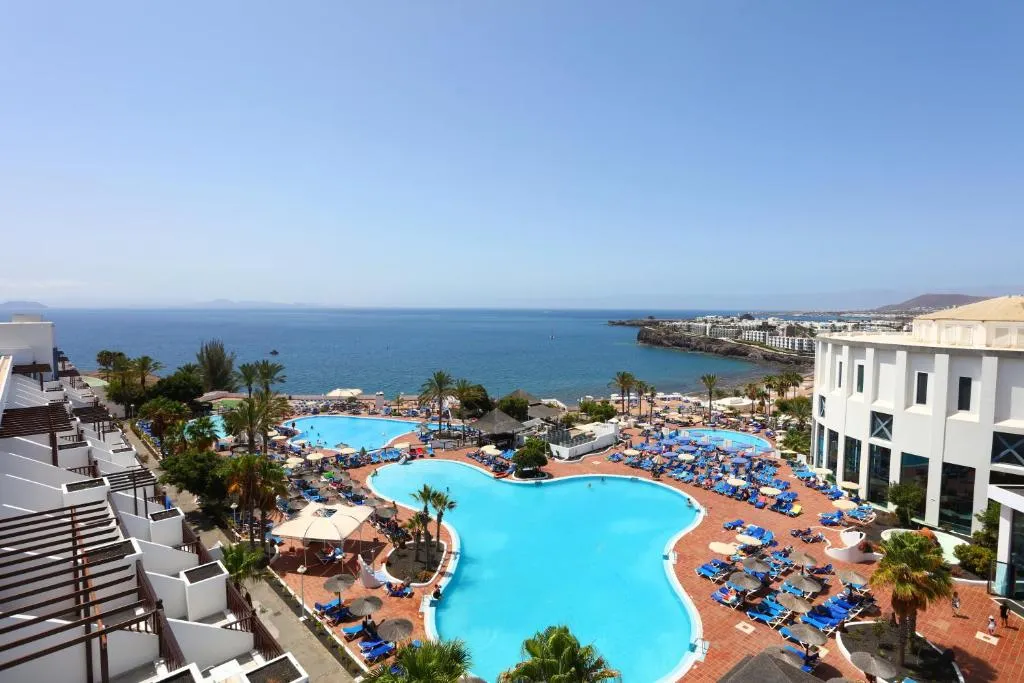 Sandos Papagayo - 4-star hotel in Playa Blanca, Lanzarote - photo 1