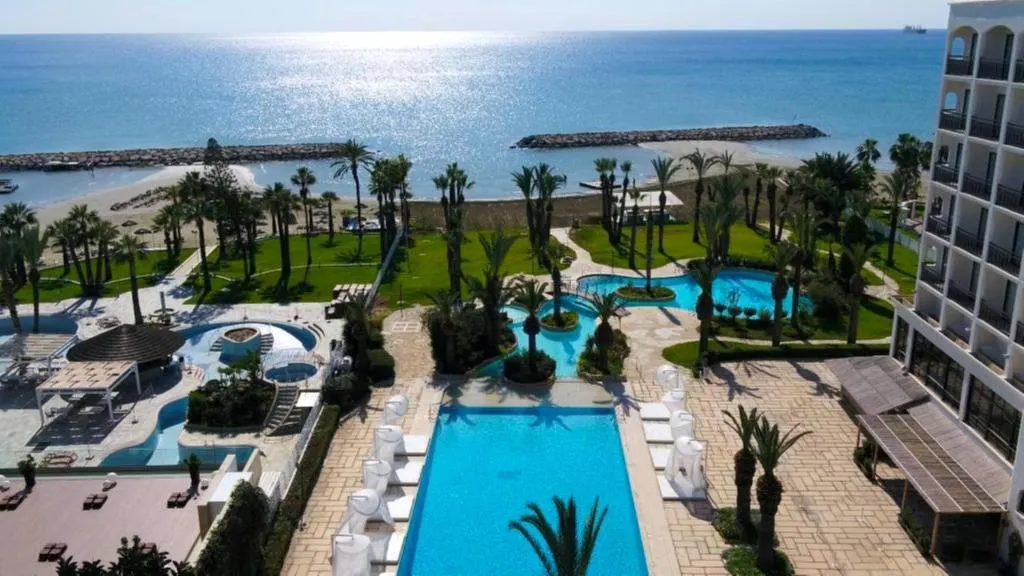 Sandy Beach Hotel & Spa - Hotel de 5 estrellas en Larnaca, Larnaca - photo 1