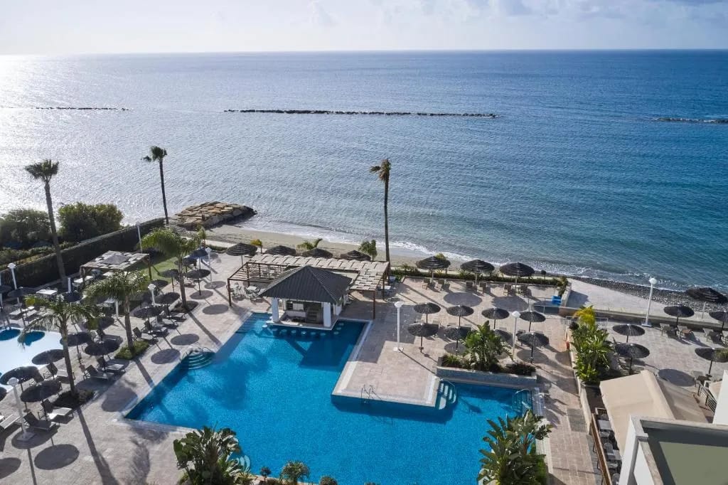 Atlantica Miramare Beach - Hotel de 4 estrelas em Germasogeia (eastern strip), Limassol - photo 1