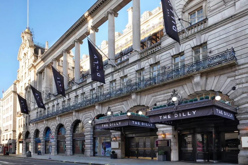 Fachada del hotel The Dilly en Piccadilly