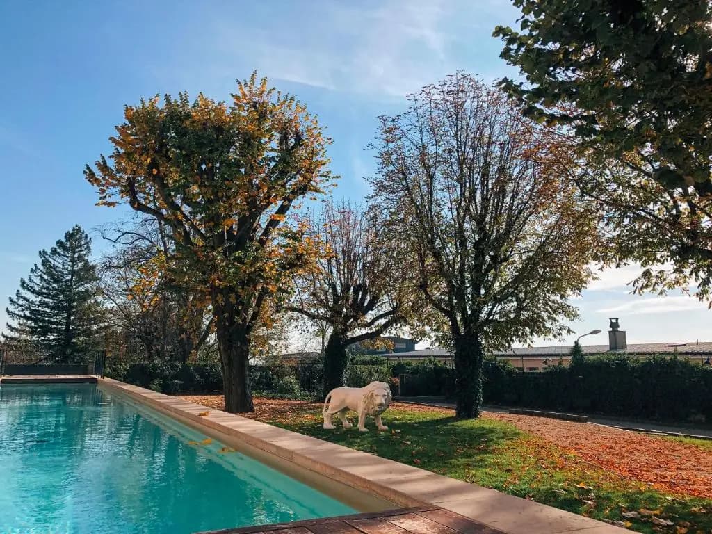 Extérieur du Fourvière Hôtel sur la colline au-dessus de Lyon