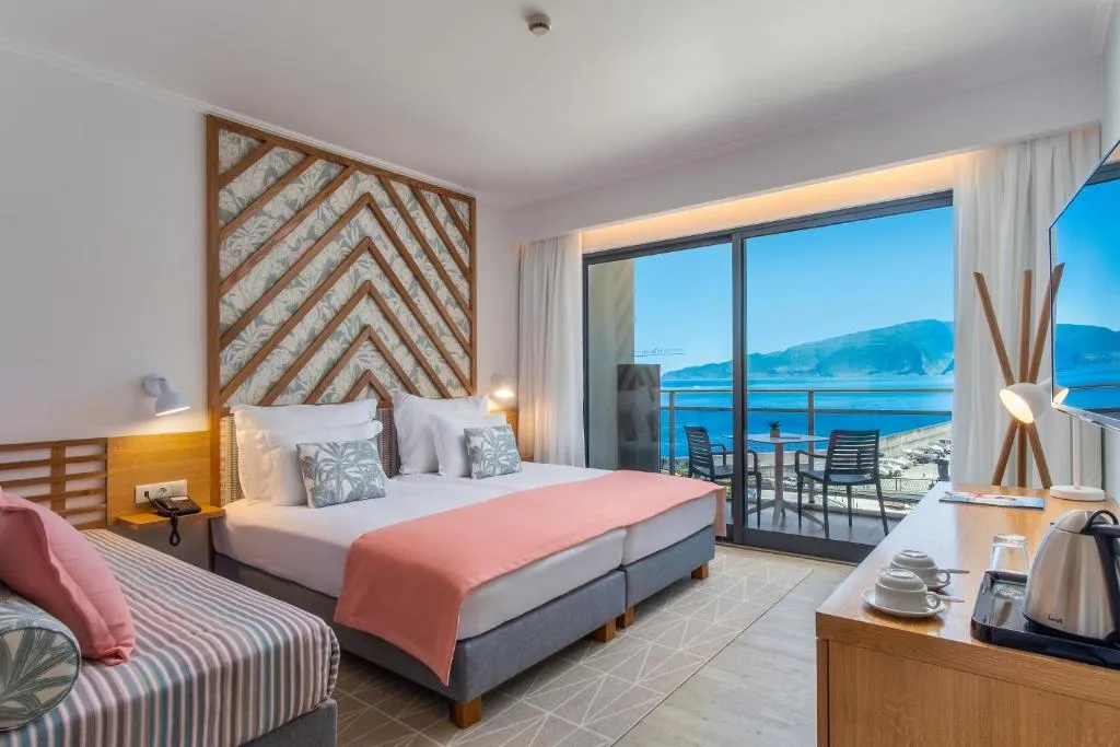 Aqua Natura Bay - 4-star hotel in Porto Moniz, Madeira - photo 1