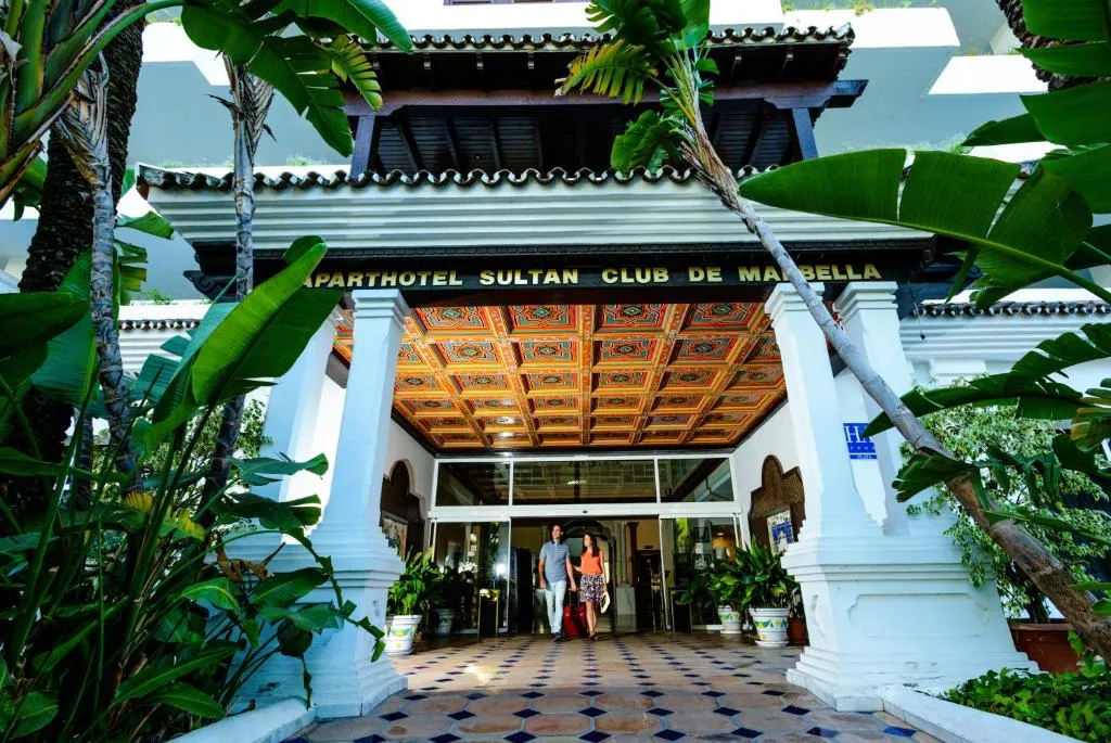 Aparthotel Monarque Sultán - Hotel de 4 estrelas em Milla de Oro (between Marbella centre and Puerto Banús), Marbella - photo 1