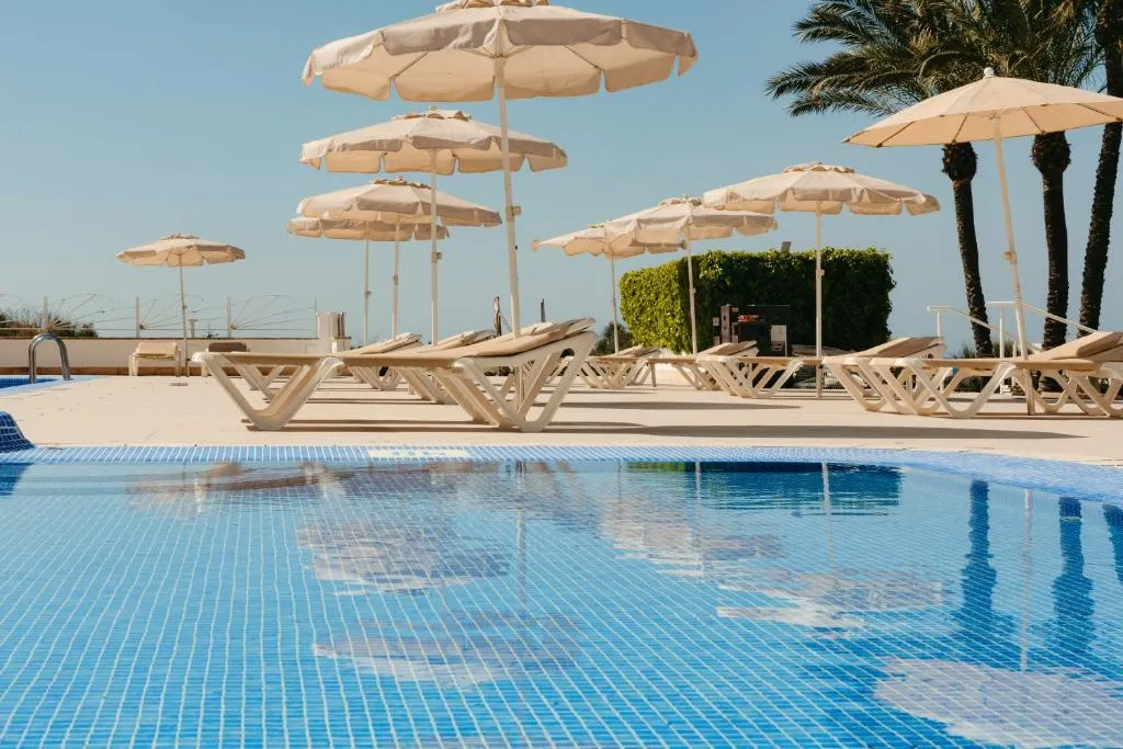 Minura Sur Menorca - Hotel de 4 estrellas en Punta Prima south coast, Menorca - photo 1