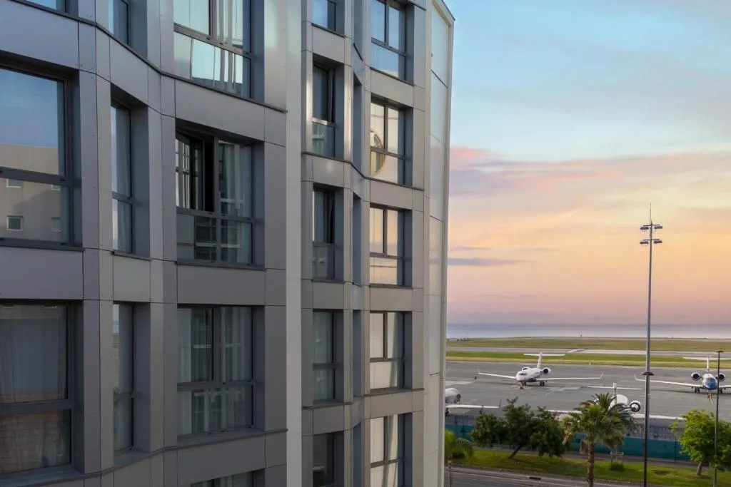 Nemea Appart Hotel Nice Arenas exterior and pool area