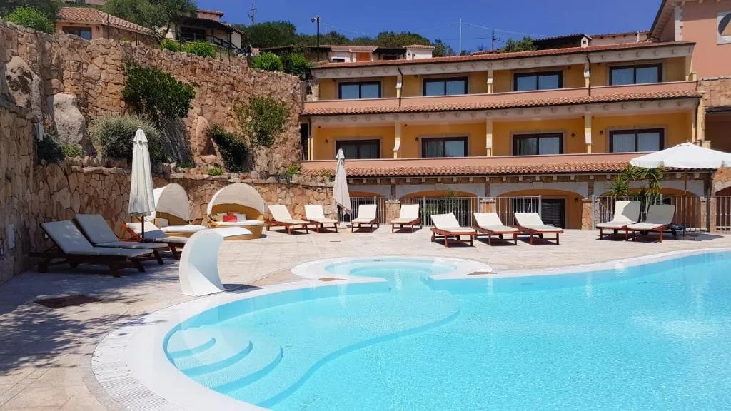 LH Hotel Pozzo Sacro - Hotel de 4 estrelas em Strada Olbia Pittulongu Km 3, Olbia - photo 1