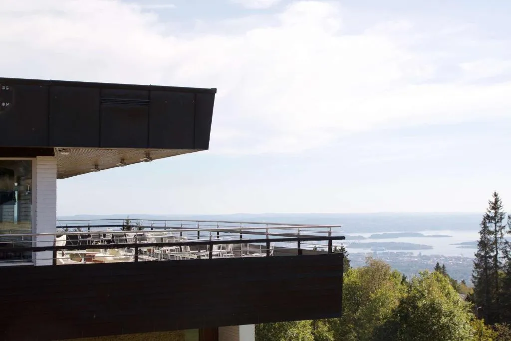 Voksenasen Hotell; Best Western Signature Collection - 4-star hotel in Holmenkollen (Voksenkollen), Oslo - photo 1