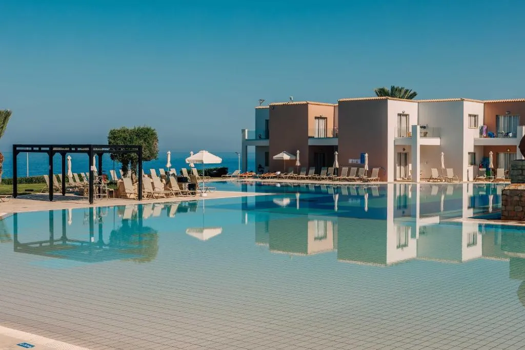 Atlantica Akteon - Hotel de 4 estrellas en Chloraka, Paphos - photo 1