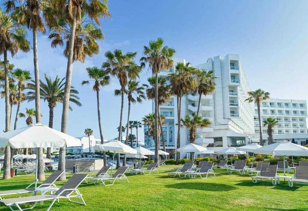 Leonardo Plaza Cypria Maris Beach Hotel & Spa - Hotel de 4 estrellas en Kato Paphos, Paphos - photo 1