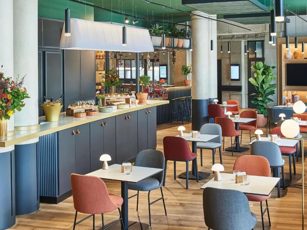 Fachada do hotel Novotel Paris Gare de Lyon em Gare de Lyon, 12e, Paris