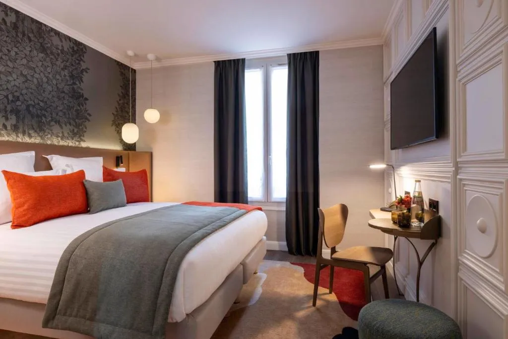 Hotel L'Ormaie & Spa facade in the 16th arrondissement of Paris
