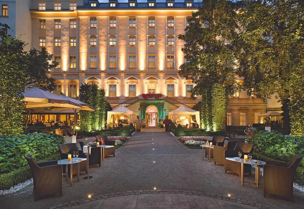The Grand Mark Prague - The Leading Hotels of the World - Hôtel 5 étoiles, Hybernská 12, Prague - photo 1