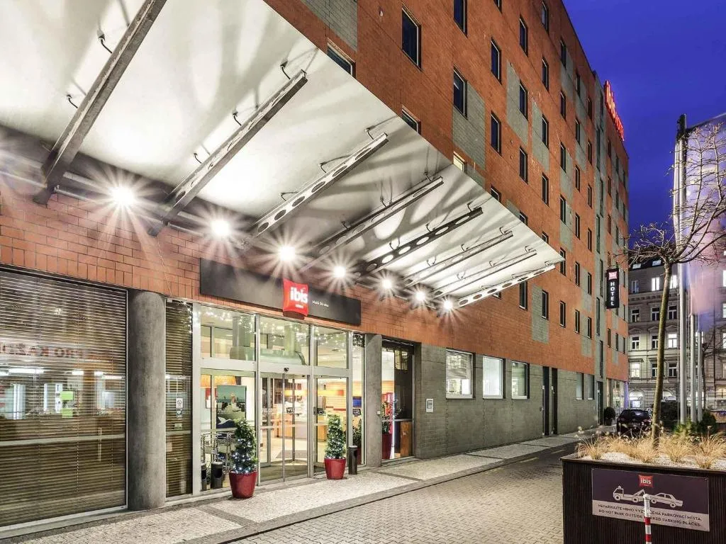 Ibis Praha Mala Strana - 3-star hotel in Smíchov, Prague - photo 1
