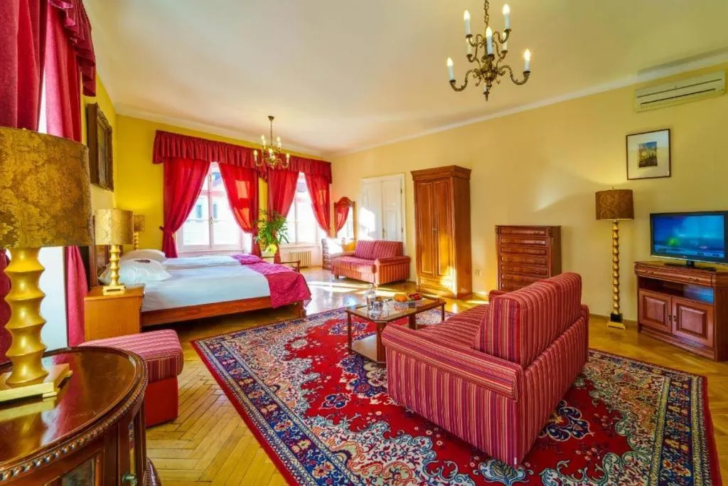 Josephine Old Town Square Hotel - Hotel de 4 estrelas em Old Town Square (Staré Město), Prague - photo 1