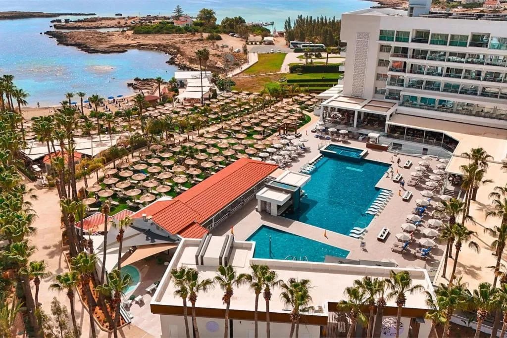 Cavo Maris Beach Hotel & Suites - Hotel de 4 estrellas en Protaras, Protaras - photo 1