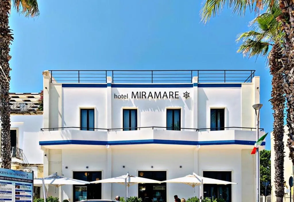 Hotel Miramare no paseio marítimo de Otranto