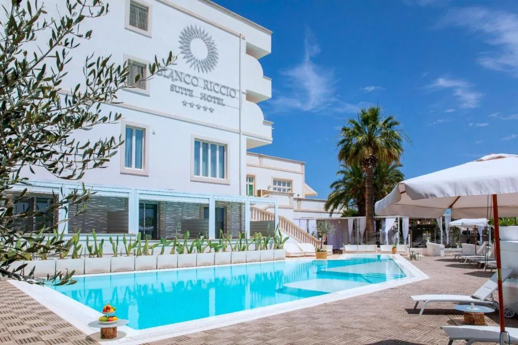 Bianco Riccio Suite Hotel - Hôtel 5 étoiles, Savelletri di Fasano, Puglia - photo 1