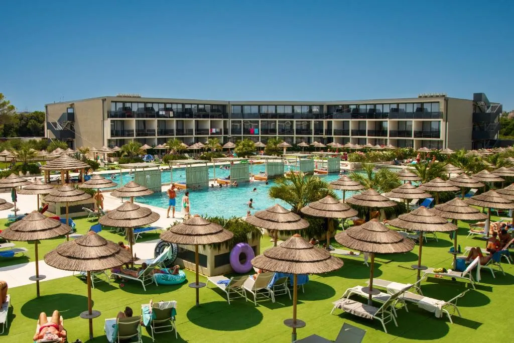 Resort Del Mar Emotion - Hotel de 4 estrellas en Liznjan, 12 km east of Pula centre, Pula - photo 1