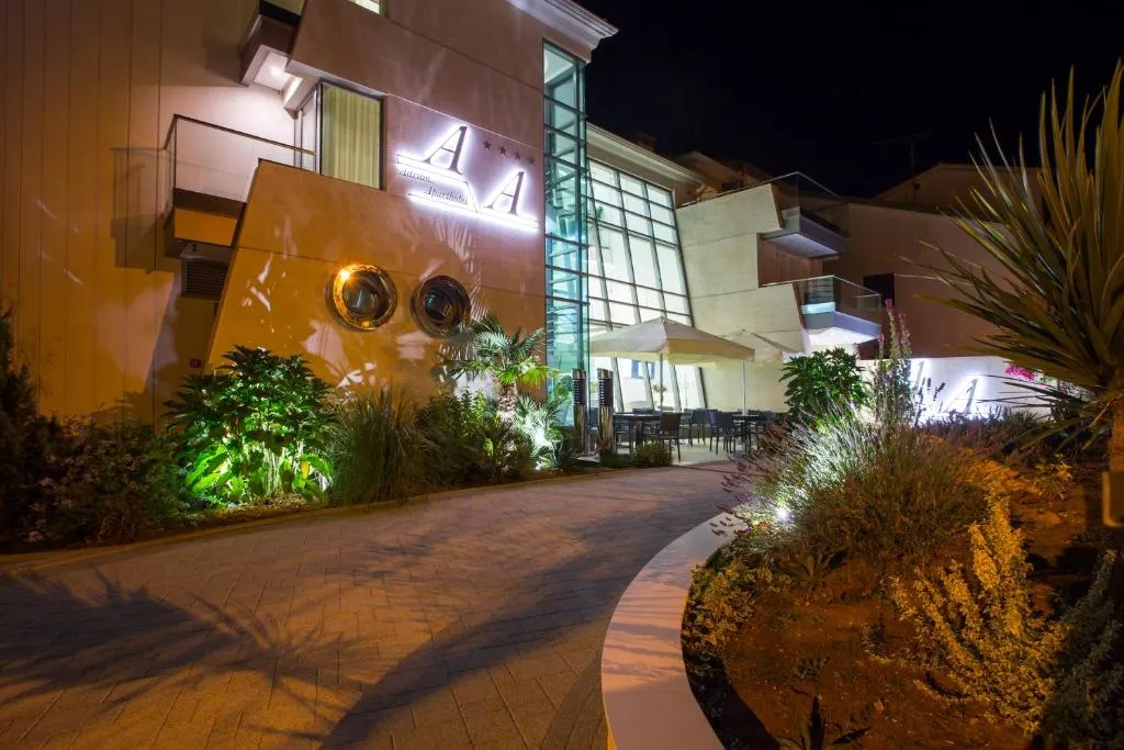 Adrion Aparthotel - 4-star hotel in Puntizela, Pula - photo 1