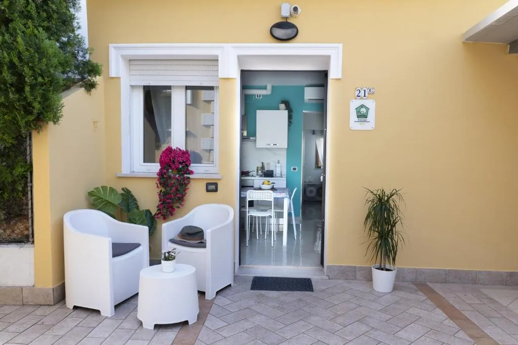 Residence Yellow - Hotel de 3 estrelas em Rimini Miramare, Rimini - photo 1