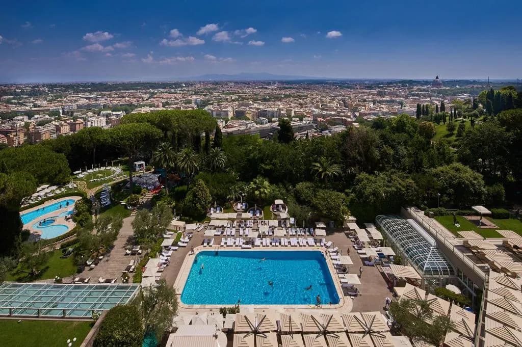 Exterior e jardins do Rome Cavalieri Waldorf Astoria