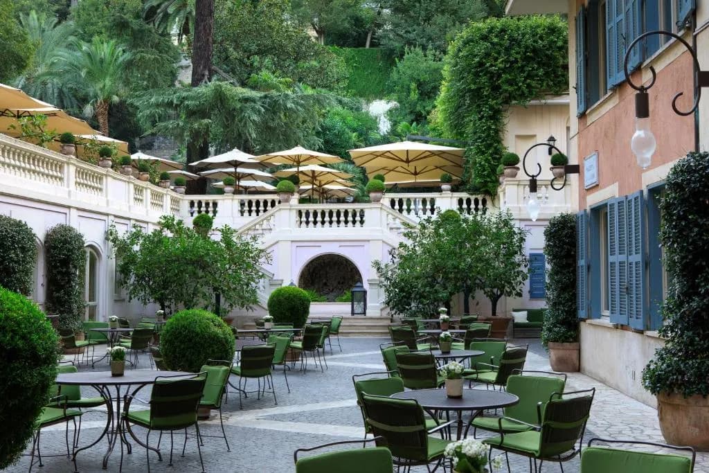 Terrazas del Jardín Secreto del Hotel de Russie en el centro de Roma