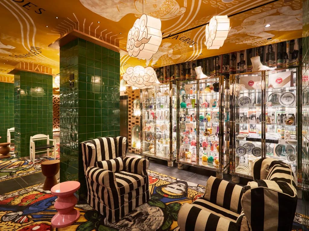 Fachada e entrada do hotel Mama Shelter Roma