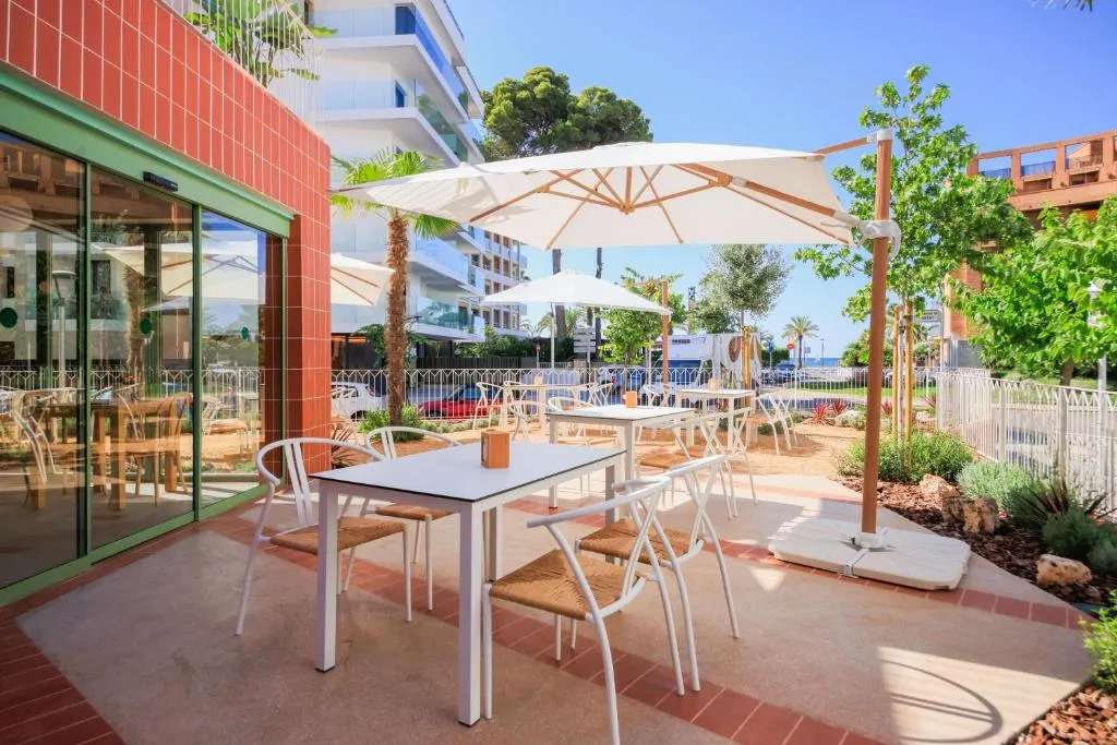 Terra Aurea Aparthotel - Hotel de 3 estrellas en Ponent Beach, Salou - photo 1