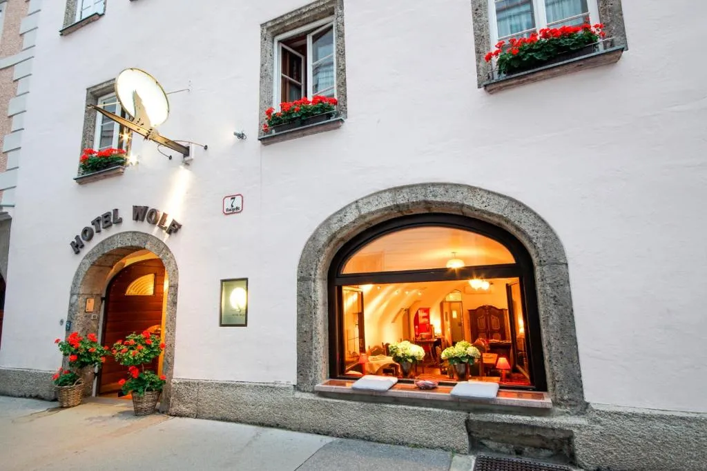 Hotel Wolf - Hotel de 4 estrellas en Altstadt, Salzburg - photo 1