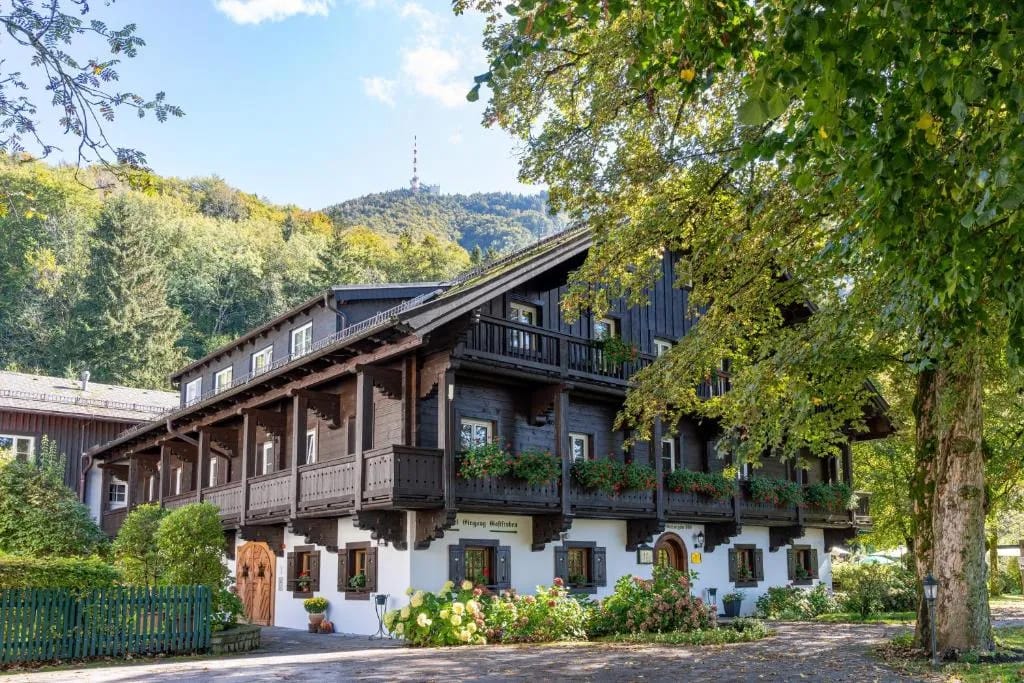 Romantik Hotel Die Gersberg Alm mit Panoramablick auf Salzburg und Outdoor Pool ab Mai fachada em Gersberg, Salzburgo