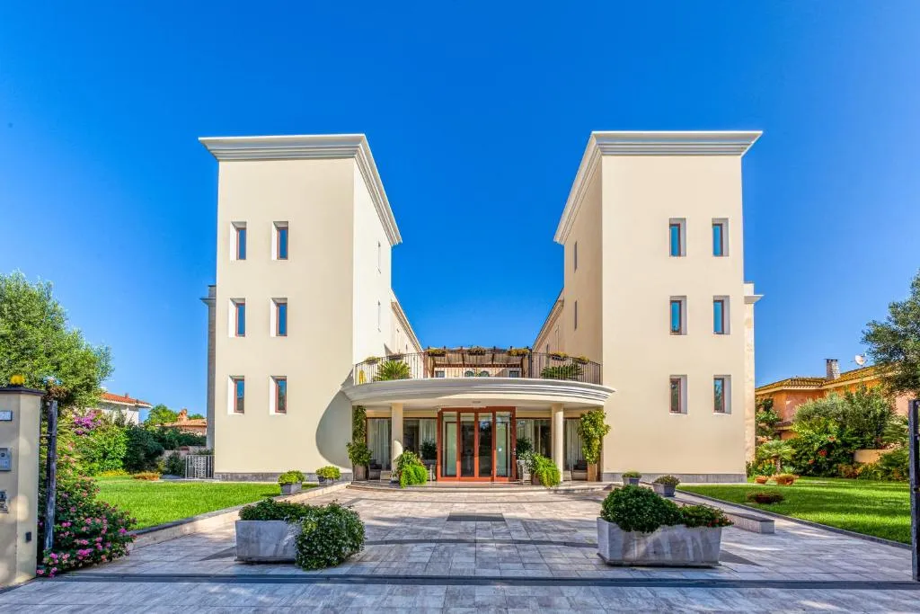 Hotel Le Torri - Hôtel 4 étoiles, Arborea, Sardinia - photo 1