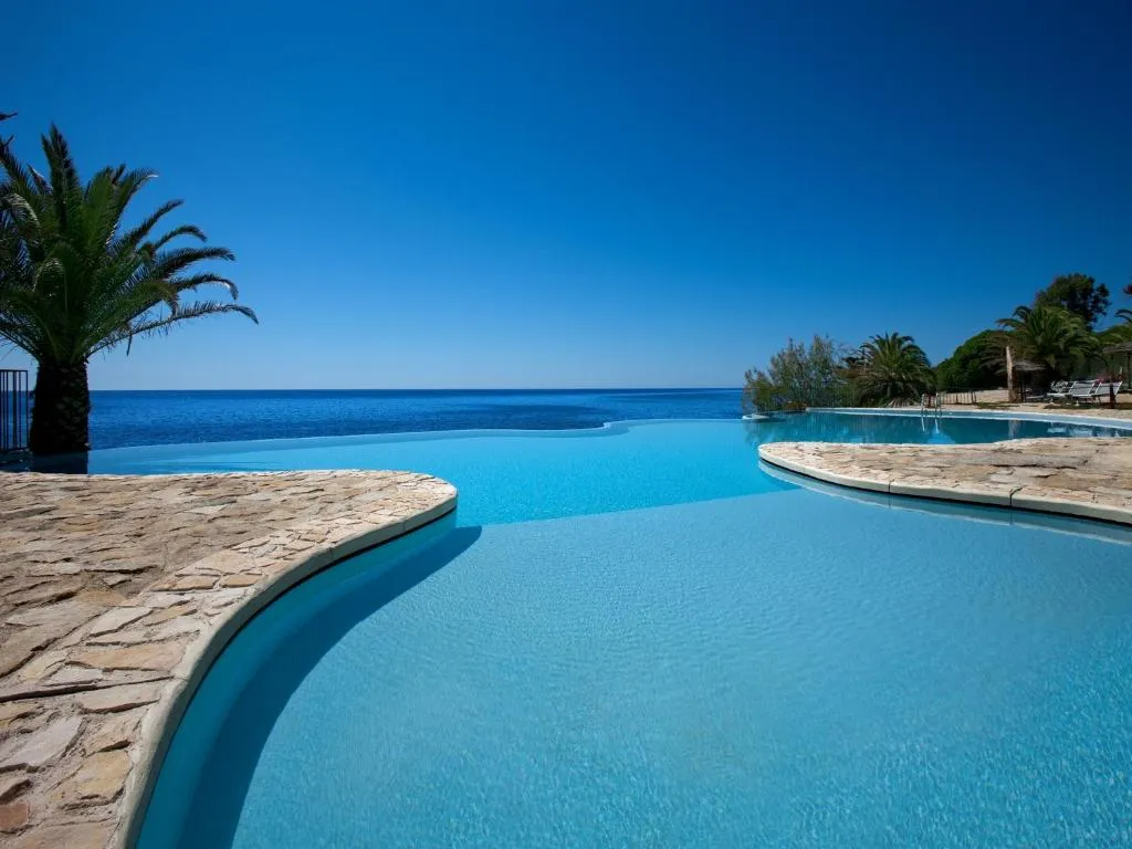 Hotel Costa dei Fiori - Hotel de 4 estrelas em Santa Margherita di Pula, Sardinia - photo 1