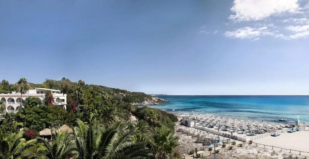 Vista da praia do Hotel Simius Playa, Villasimius, Sardenha
