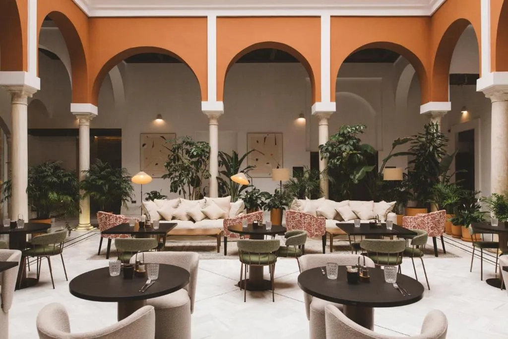 Pátio interior do Palacio Pinello em Sevilha