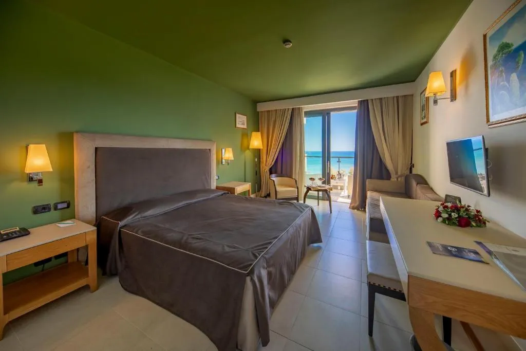 Cefalu Sea Palace - 5-star hotel in Cefalu seafront, Sicily - photo 1