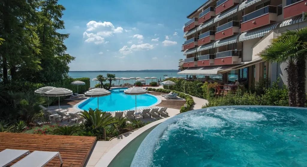 Hotel Continental Wellness & Spa - 4-star hotel in Lago side, near Aquaria spa, Sirmione - photo 1