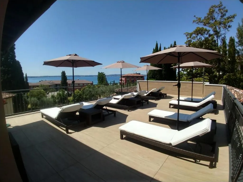 Hotel Meridiana - Hotel de 3 estrelas em Sirmione peninsula, near walls, Sirmione - photo 1