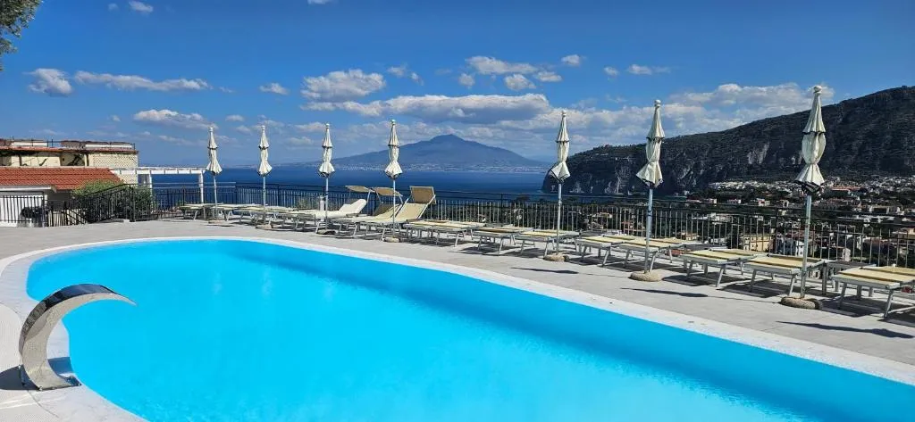 Hotel Cristina - Hotel de 4 estrellas en Sant'Agnello, Sorrento - photo 1