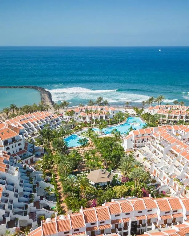 Jardins et complexe piscine au Parque Santiago III, Tenerife